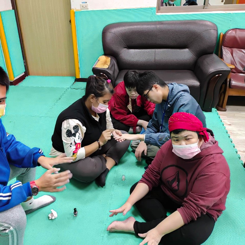 LINE_ALBUM_夜間休閒活動:美甲體驗_231116_19.jpg LINE_ALBUM_夜間休閒活動:美甲體驗_231116_19.jpg