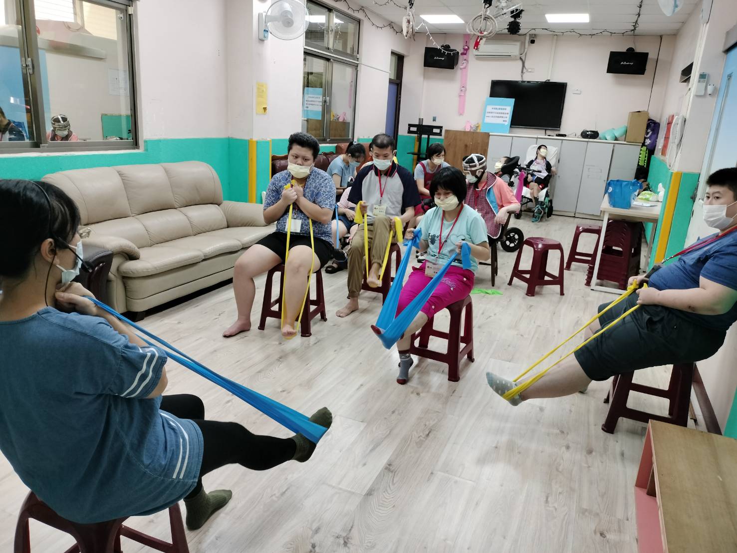 107570_0.jpg 讓腳部伸展