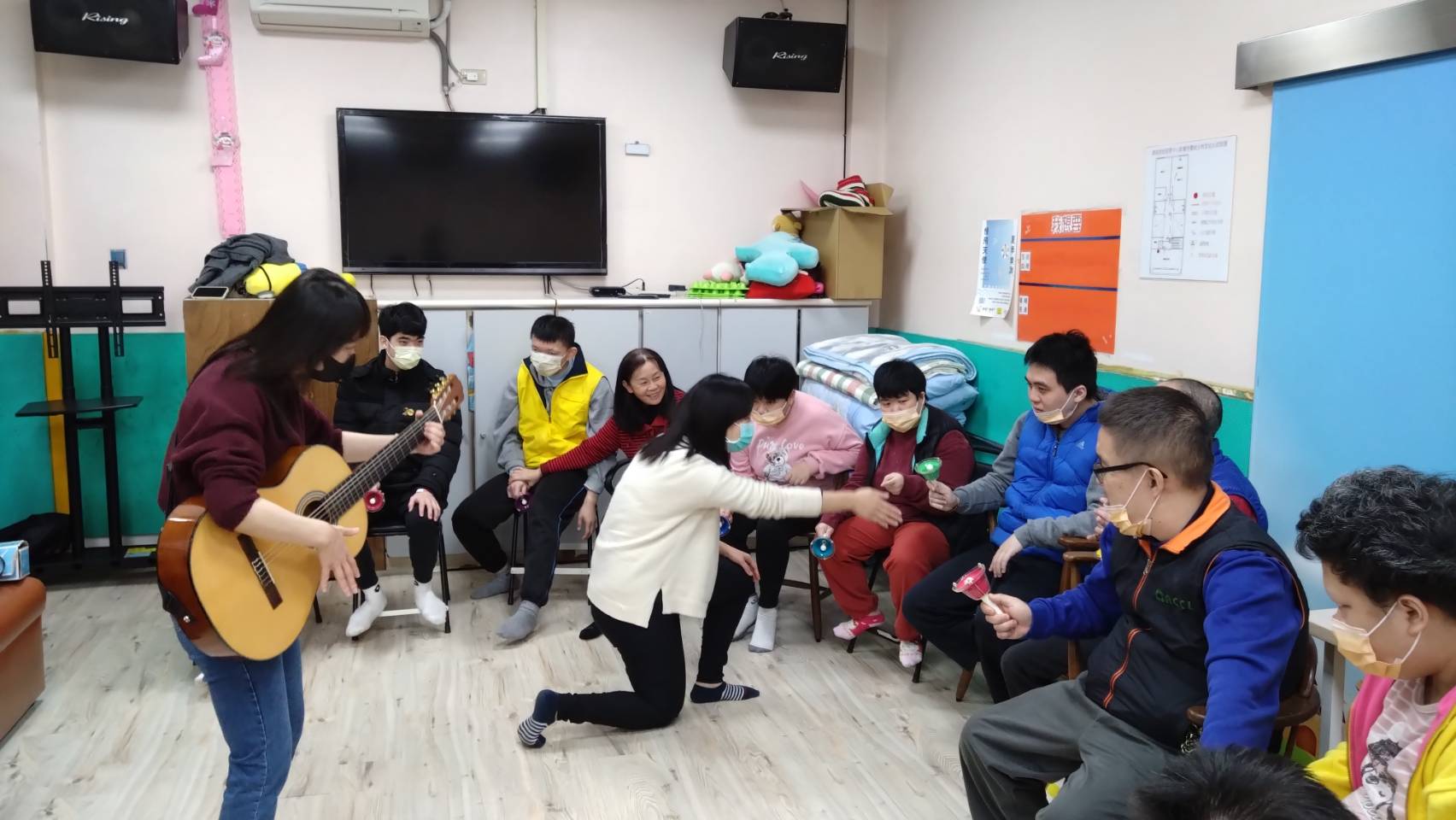 161816_0.jpg 認真上課