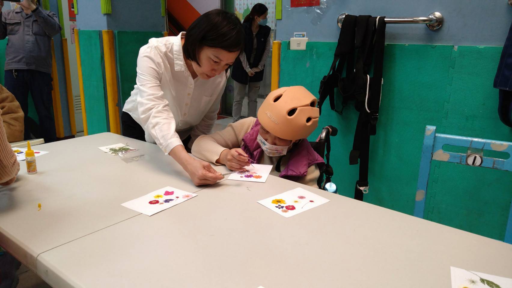 認真貼